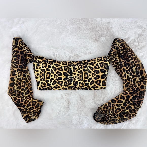 NWT: PRETTYLITTLETHING Leopard Puff Sleeve Strapless Bikini Top - Picture 9 of 10